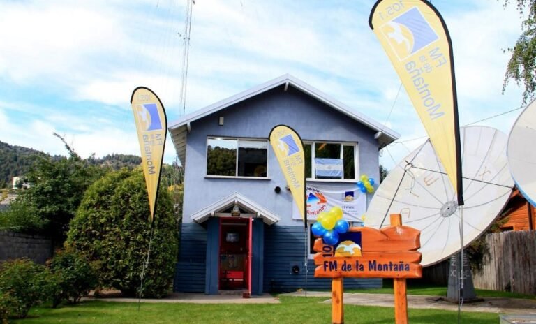 Cuál es la frecuencia y programación de Radio Bío Bío en Puerto Montt 2 antena de radio al aire libre puerto montt