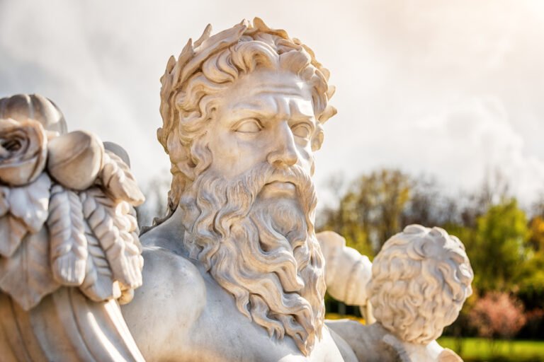 Qué dioses y héroes de la mitología griega conoces y sus historias 2 estatuas clasicas de dioses griegos antiguos