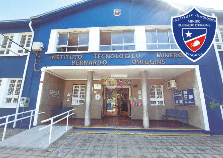 fachada moderna del liceo politecnico chile