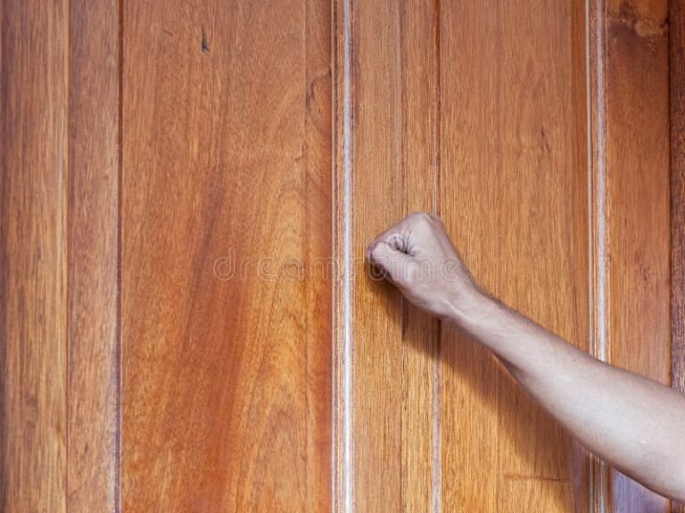 Por Qué Alguien Toca La Puerta Sin Avisar En Casa 7 Por Qué Alguien Toca La Puerta Sin Avisar En Casa