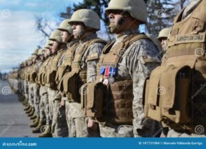 soldados chilenos marchando en formacion militar