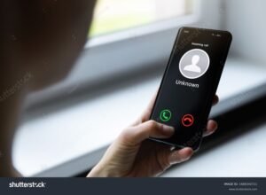 telefono movil con llamada entrante desconocida 1